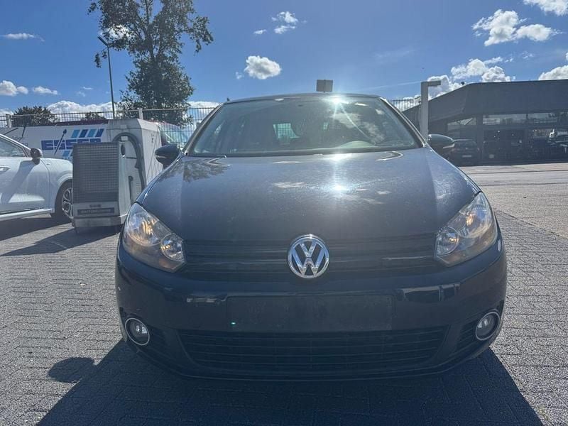 Schwarz Gebraucht 2011 VW Golf VI Trendline Limousine | 3.990 € (Superpreis) - Bild 1/4