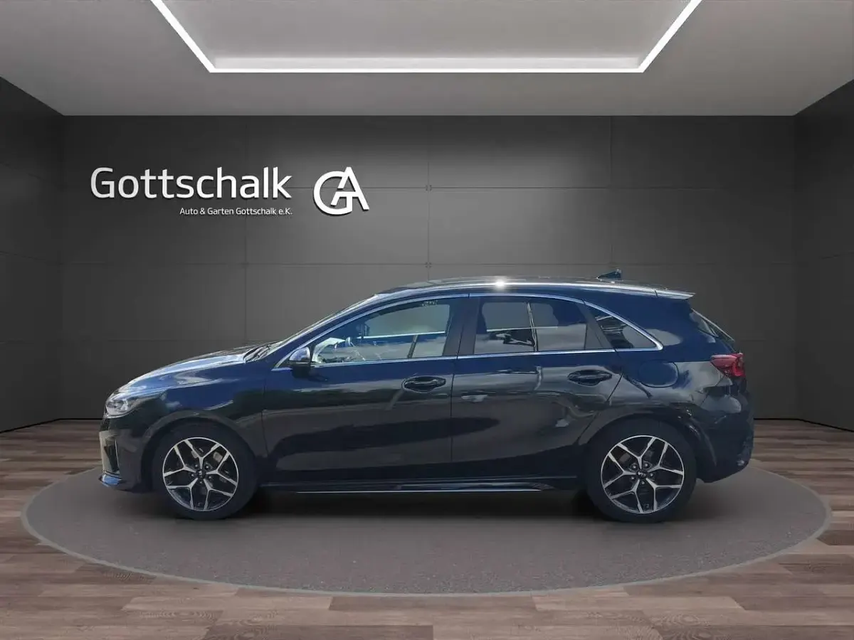 Gebraucht Kia Ceed GT-Line 160 PS (117 kW) 2021 Zilinaschwarz metallic Kleinwagen