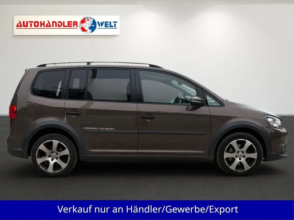 Gebraucht VW Touran Cross 170 PS (125 kW) 2011 Braun Van / Kleinbus