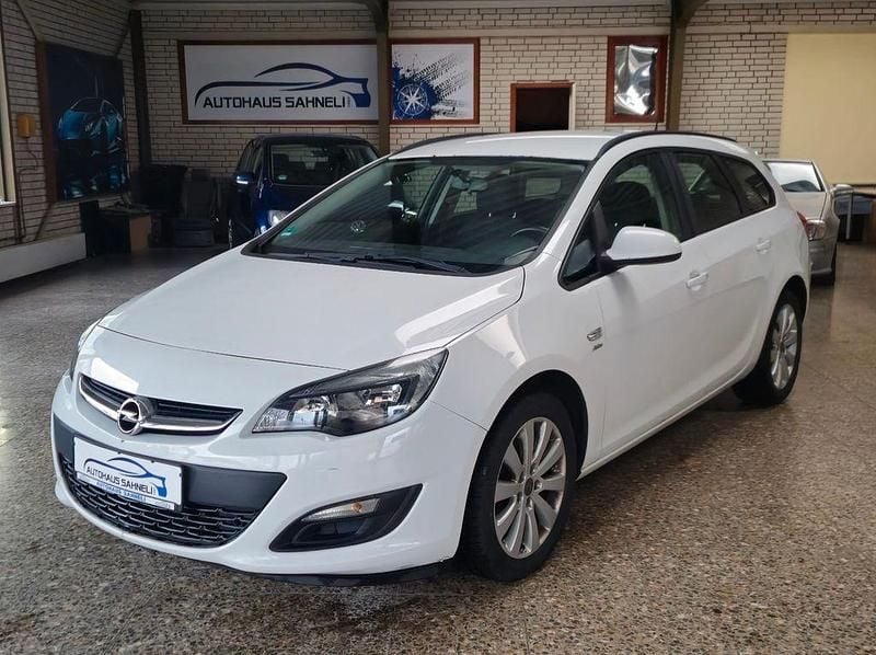Weiß Gebraucht 2013 Opel Astra Active Kombi | 2.490 € (Superpreis) - Bild 1/4