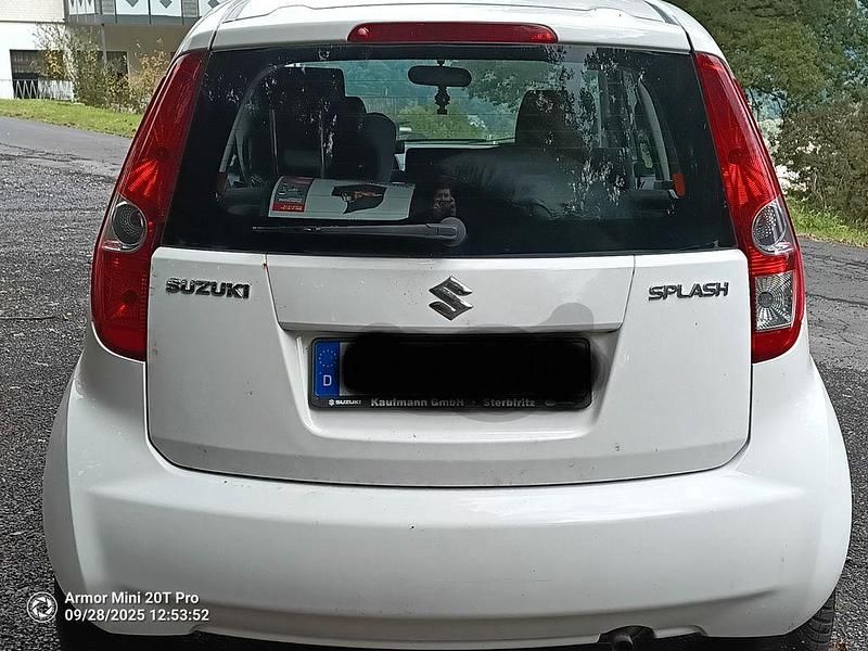 Weiß Gebraucht 2009 Suzuki Splash Basic Kleinwagen | 2.200 € (Fairer Preis) - Bild 1/4