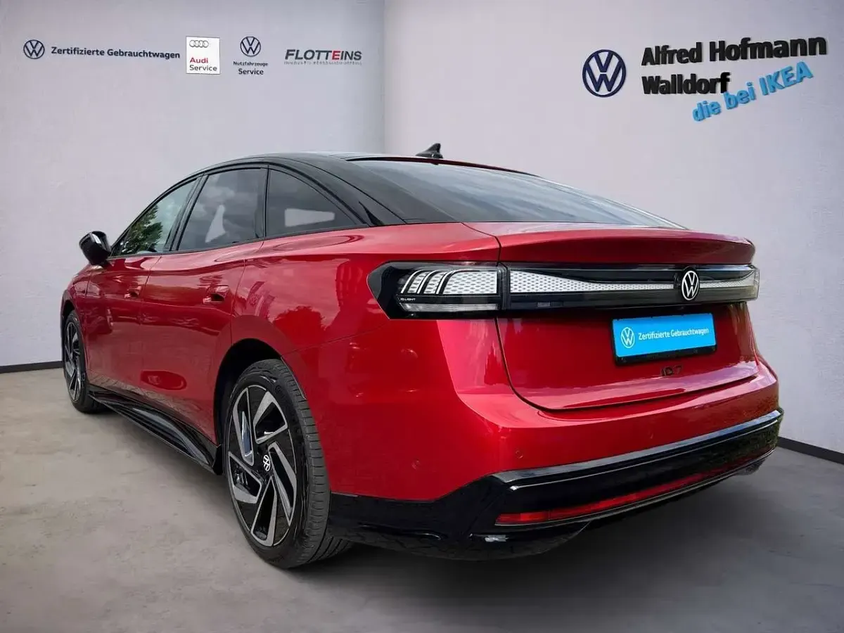 Gebraucht VW ID.7 Pro 210 kW (286 PS) 2025 Rot Limousine