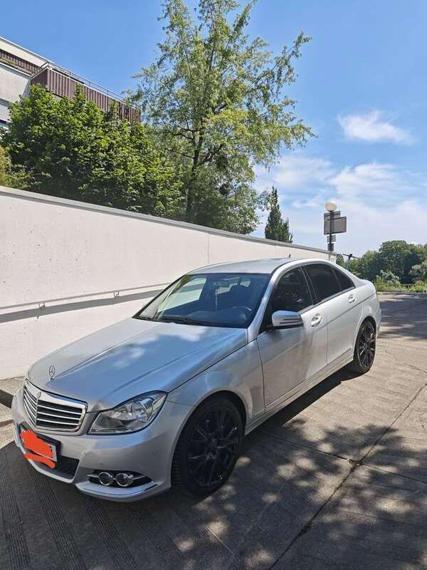 Gebraucht 2012 Mercedes C180 Elegance Limousine | 9.200 € (Guter Preis) - Bild 1/4