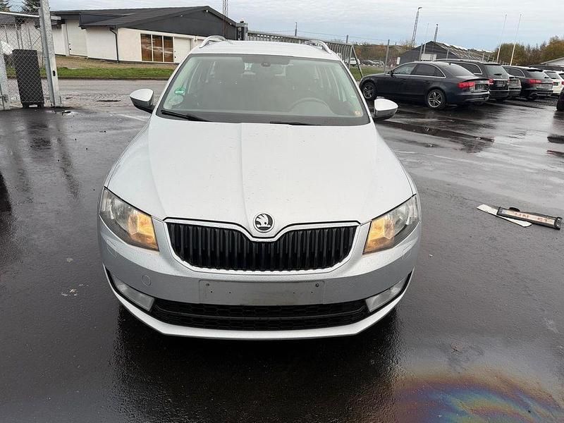 Silber Gebraucht 2014 Skoda Octavia Elegance Kombi | 4.000 € (Guter Preis) - Bild 1/4