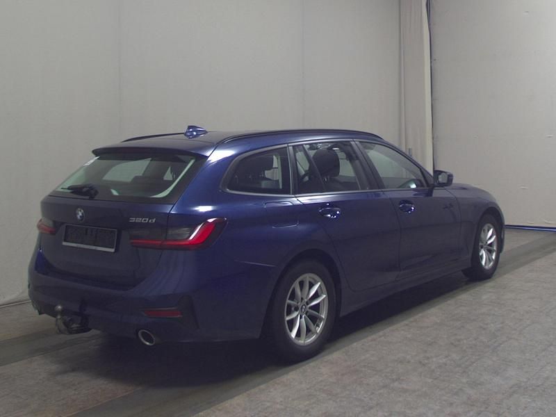 Gebraucht BMW 320 Advantage 190 PS (139 kW) 2021 Blau Kombi
