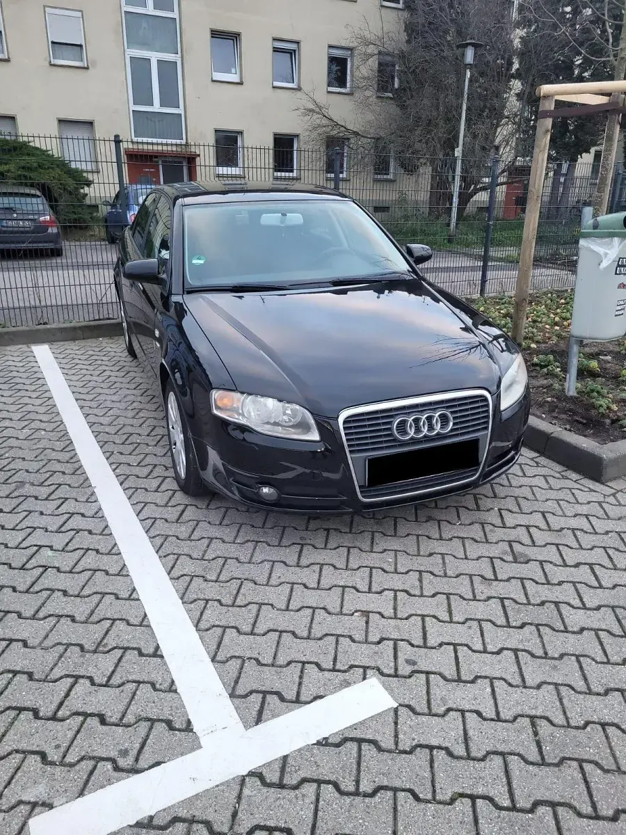 Gebraucht Audi A4 140 PS (102 kW) 2007 Schwarz Limousine