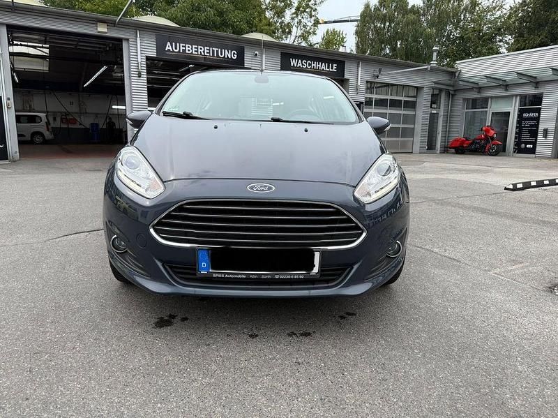 Blau Gebraucht 2013 Ford Fiesta SYNC Edition Kleinwagen | 4.400 € (Fairer Preis) - Bild 1/4