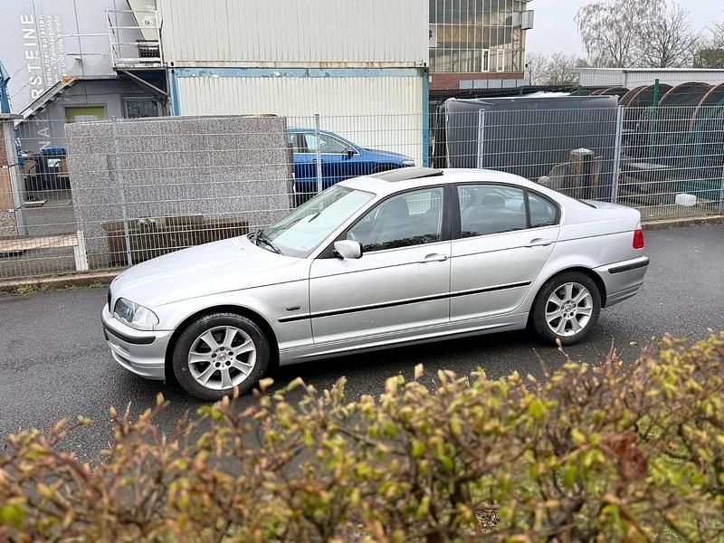 Gebraucht BMW 325 192 PS (141 kW) 2001 Silber Limousine