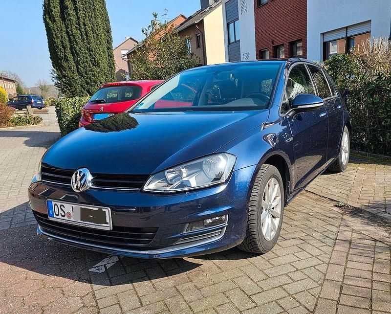 Gebraucht VW Golf VII LOUNGE 125 PS (91 kW) 2015 Blau Limousine