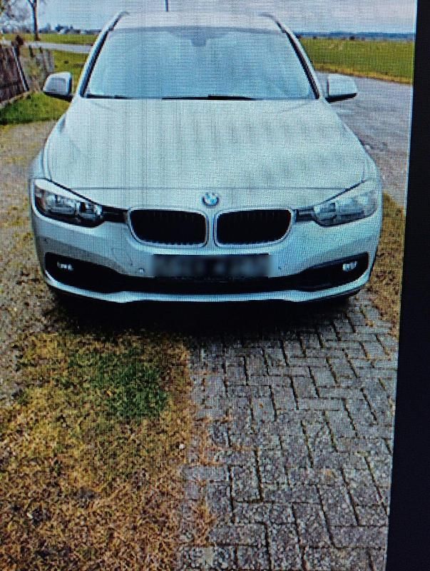 Silber Gebraucht 2017 BMW 318 Kombi | 14.500 € (Fairer Preis) - Bild 1/4