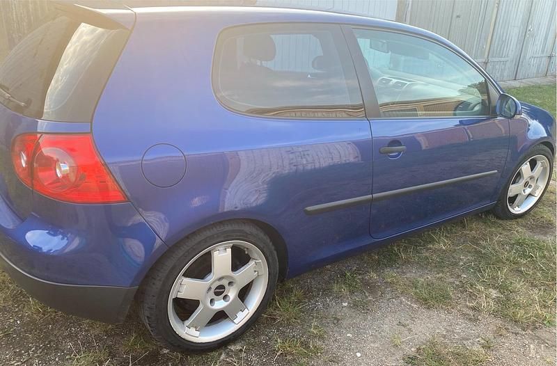 Gebraucht VW Golf V 75 PS (55 kW) 2004 Blau Kleinwagen