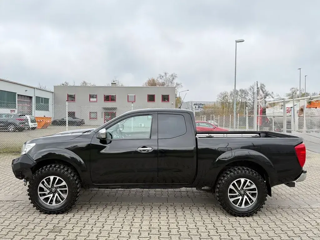 Gebraucht Nissan Navara N-Connecta 163 PS (119 kW) 2017 Schwarz Pickup