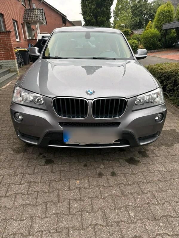 Grau Gebraucht 2012 BMW X3 SUV | 12.800 € - Bild 1/4