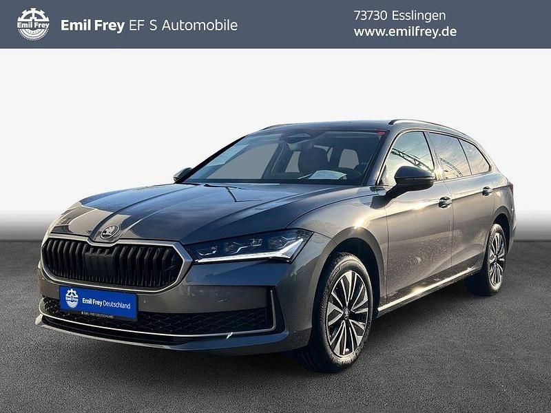 Neu Skoda Superb Selection 150 PS (110 kW) 2026 Grau Kombi