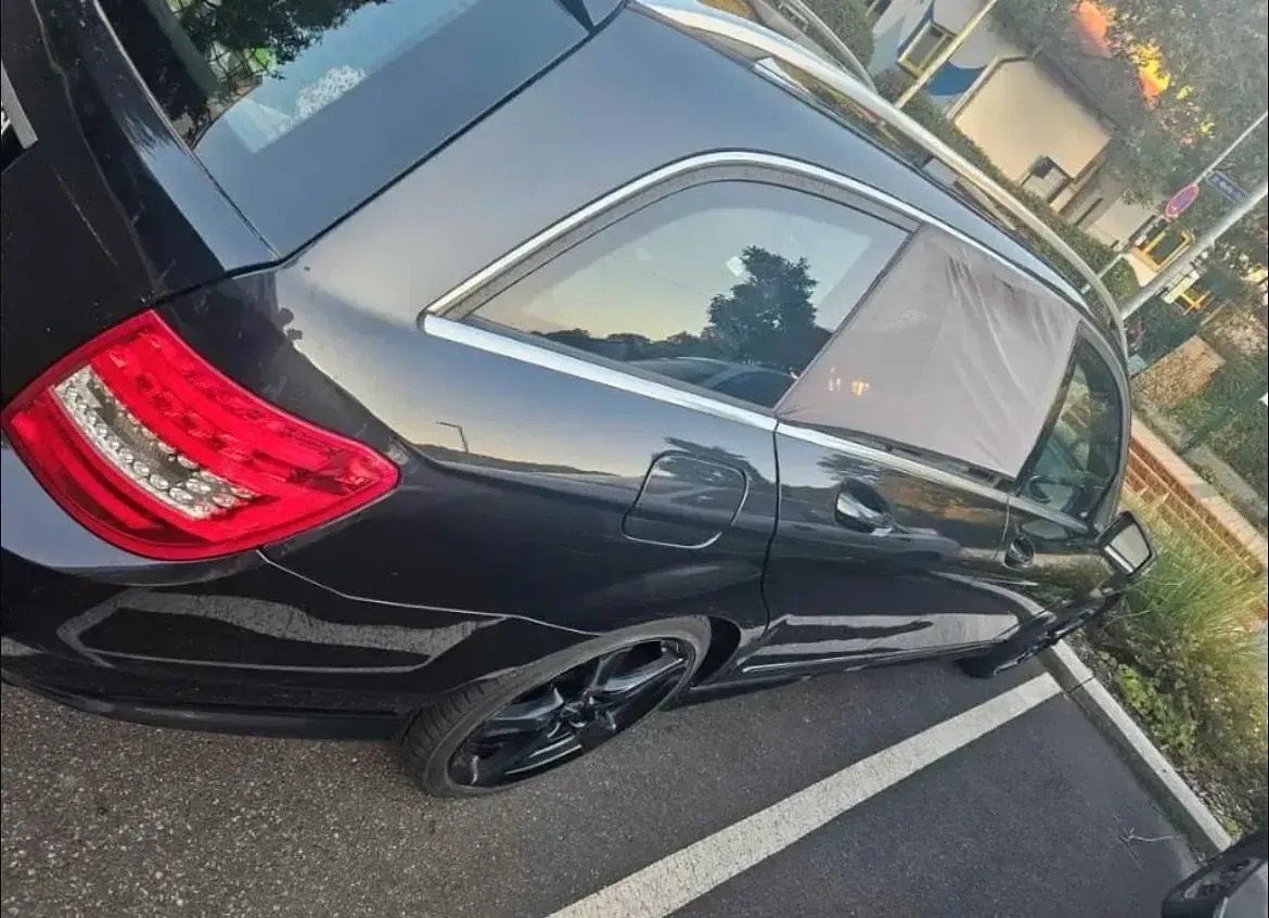 Gebraucht Mercedes 220 177 PS (130 kW) 2013 Schwarz Kombi