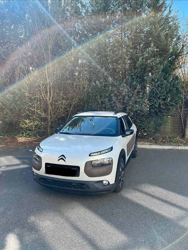 Gebraucht Citroën C4 Cactus 99 PS (72 kW) 2014 Weiß Kleinwagen