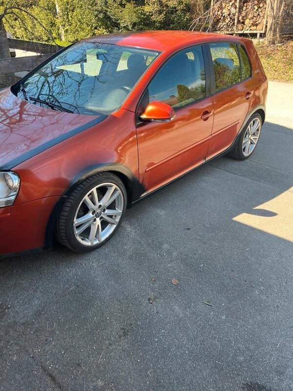Orange Gebraucht 2006 VW Golf V Kleinwagen | 1.000 € (Superpreis) - Bild 1/4