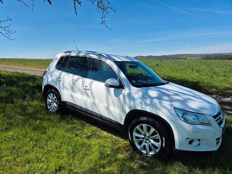 Gebraucht VW Tiguan Sportline 140 PS (102 kW) 2010 Weiß SUV