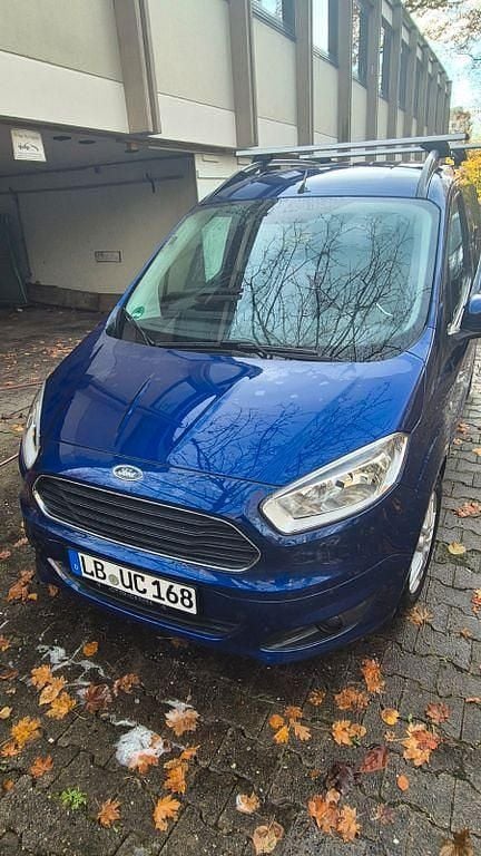 Blau Gebraucht 2016 Ford Tourneo Courier Titanium Van / Kleinbus | 7.900 € (Superpreis) - Bild 1/4