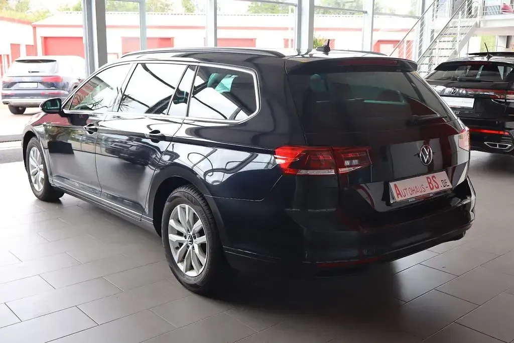 Gebraucht VW Passat 150 PS (110 kW) 2024 Schwarz Kombi