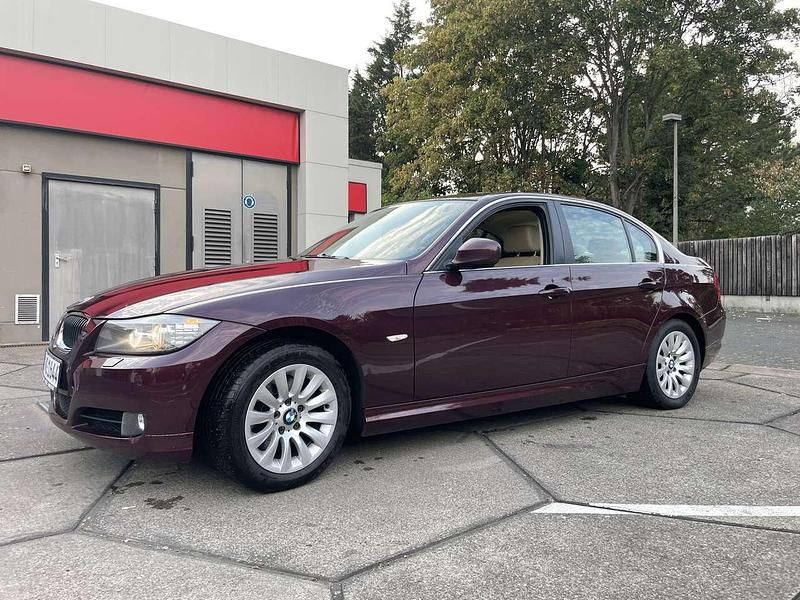 Rot Gebraucht 2008 BMW 325 Limousine | 4.500 € (Fairer Preis) - Bild 1/4