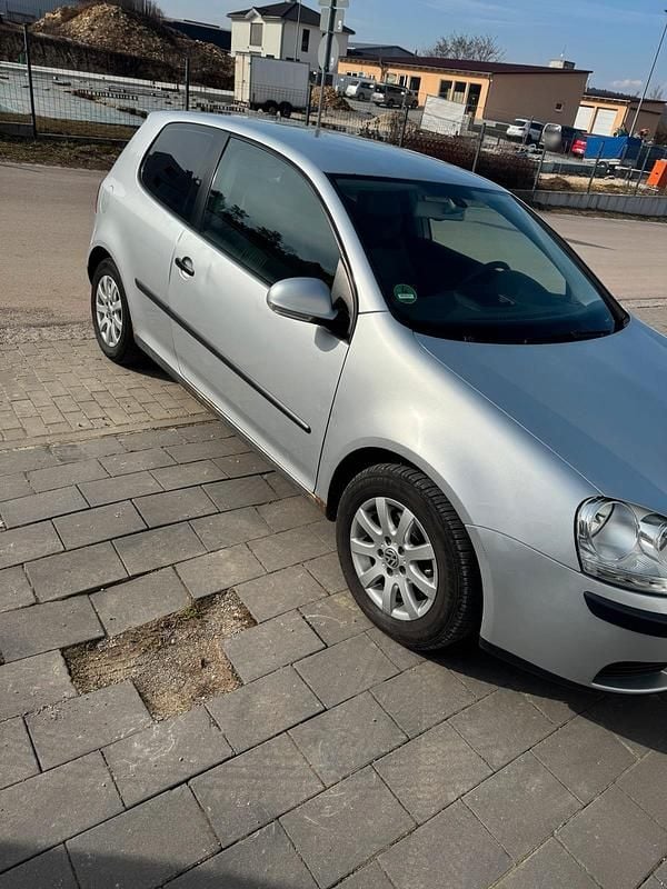 Gebraucht VW Golf V 105 PS (77 kW) 2004 Grau Kleinwagen