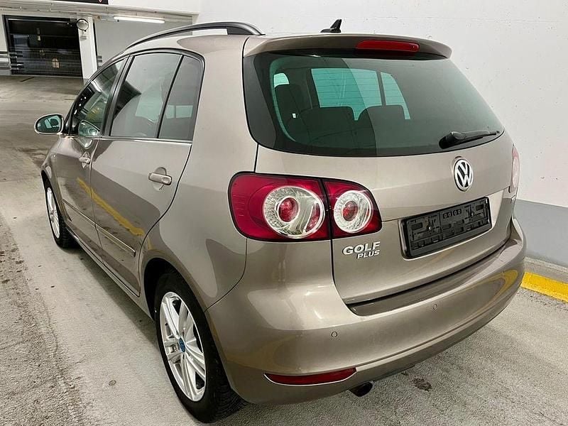 Gebraucht VW Golf VII Life 105 PS (77 kW) 2013 Braun Limousine