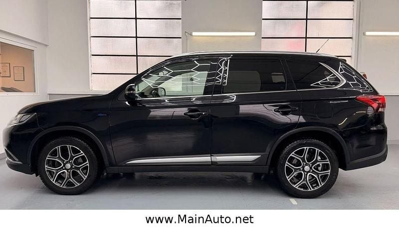Gebraucht Mitsubishi Outlander Plus 150 PS (110 kW) 2015 Schwarz SUV