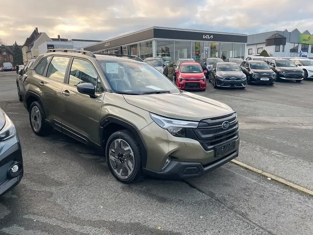 Neu Subaru Forester Trend 136 PS (100 kW) 2025 Autumn green (m) SUV