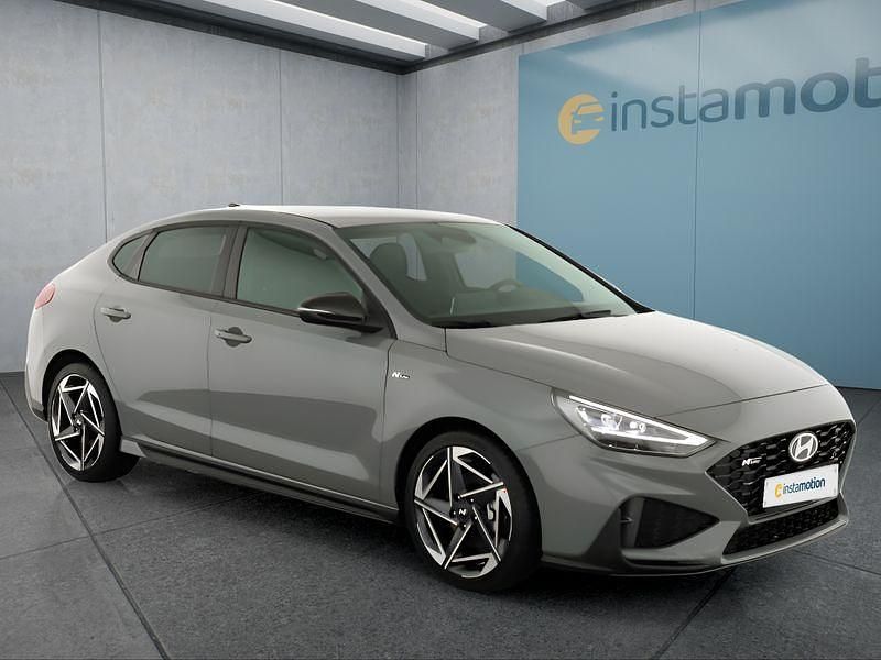 Neu Hyundai i30 140 PS (102 kW) 2025 Grau Kleinwagen