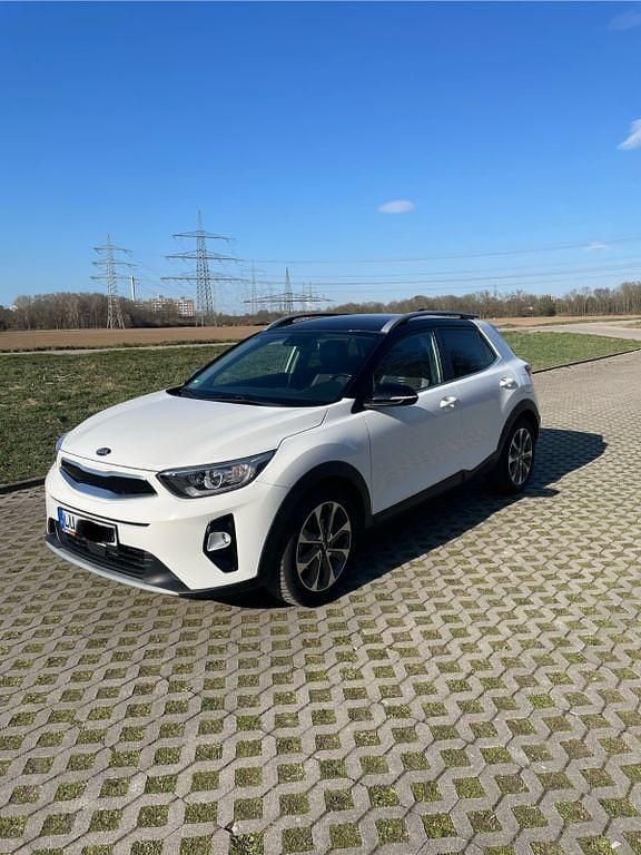 Weiß Gebraucht 2019 Kia Stonic Spirit SUV | 13.299 € (Guter Preis) - Bild 1/4