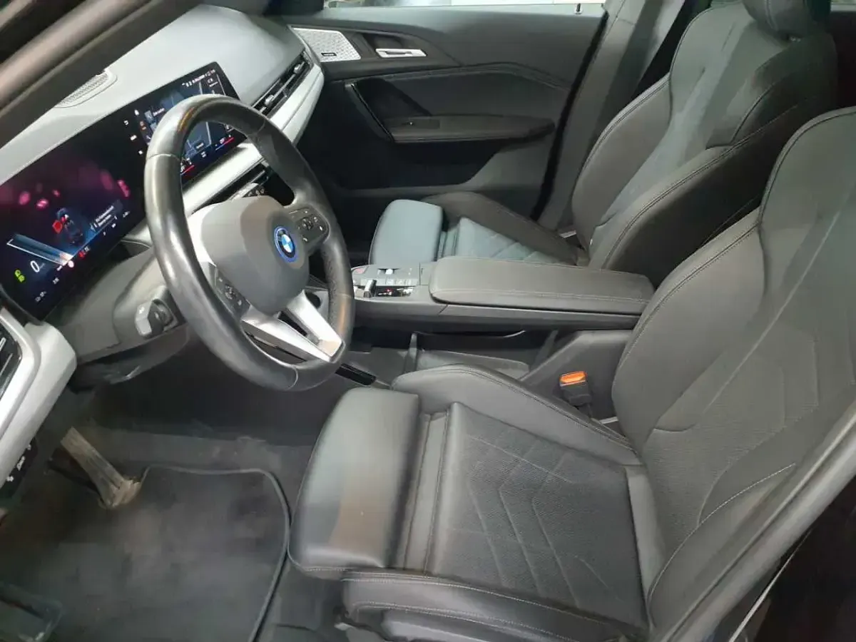 Gebraucht BMW iX1 Performance 230 kW (313 PS) 2023 Schwarz uni SUV