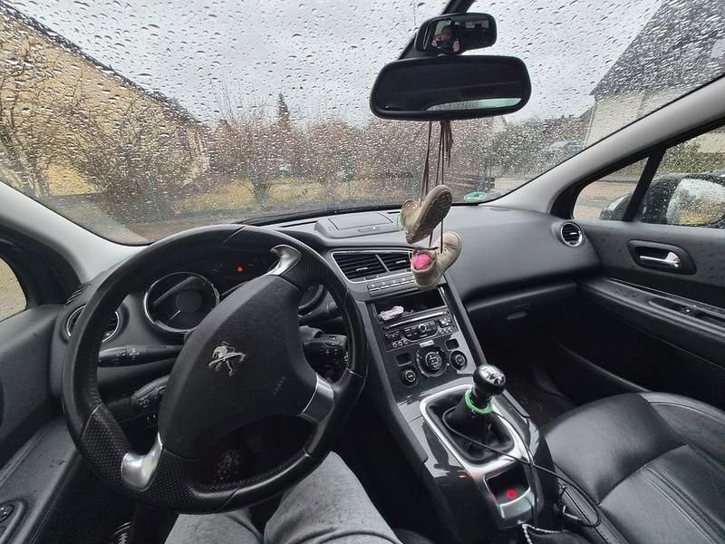 Gebraucht Peugeot 5008 Allure 150 PS (110 kW) 2016 Schwarz Van / Kleinbus