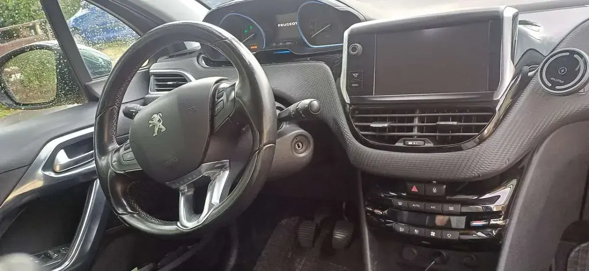 Gebraucht Peugeot 2008 Active 120 PS (88 kW) 2014 SUV