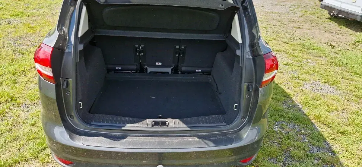 Gebraucht Ford C-MAX Titanium 125 PS (91 kW) 2017 Braun Van / Kleinbus