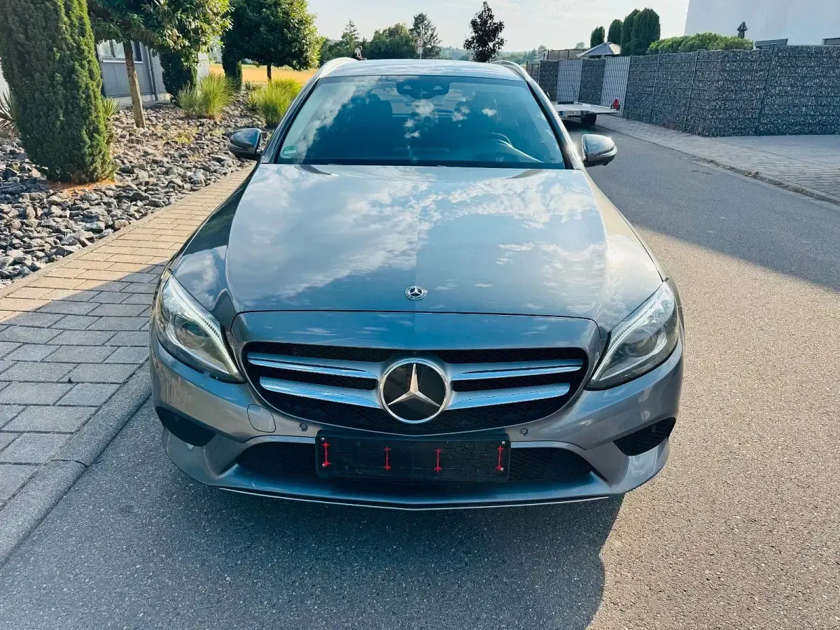 Gebraucht Mercedes C300 245 PS (180 kW) 2019 Grau Kombi