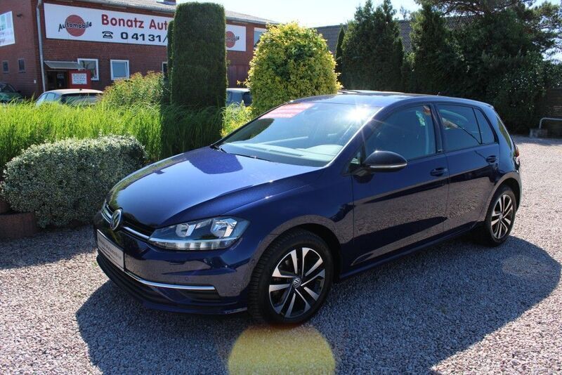 Blau Gebraucht 2019 VW Golf VII IQ Drive Limousine | 15.980 € (Fairer Preis) - Bild 1/4