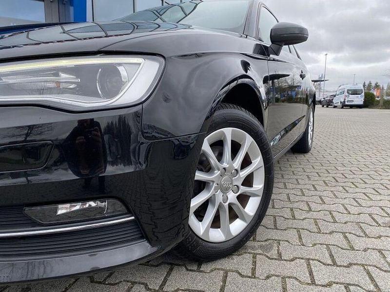 Gebraucht Audi A3 Attraction 110 PS (80 kW) 2016 Schwarz Limousine