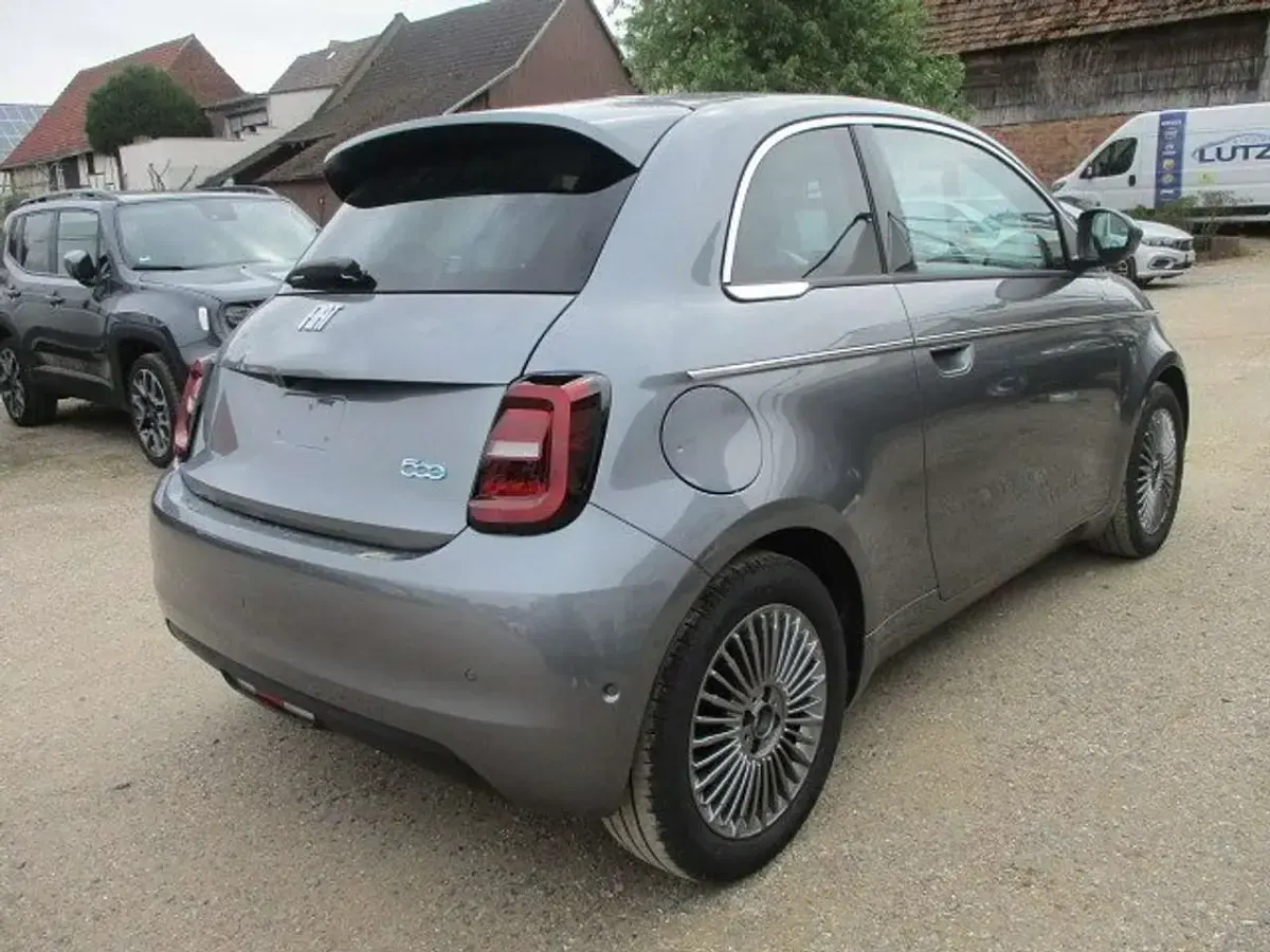 Gebraucht Fiat 500e 86 kW (118 PS) 2024 Mineral grau Limousine
