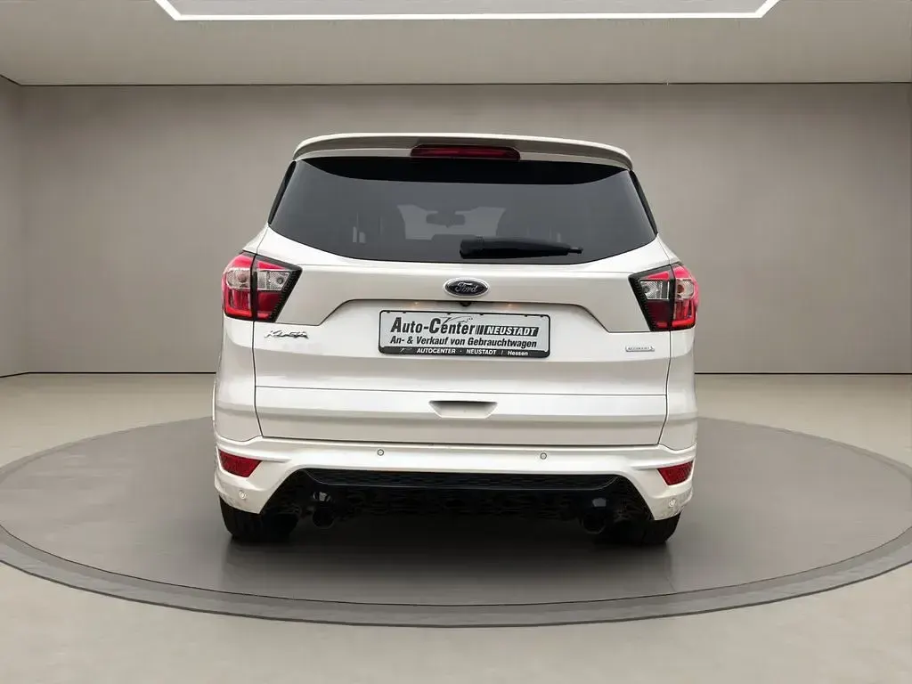 Gebraucht Ford Kuga ST-Line 150 PS (110 kW) 2018 Weiß SUV
