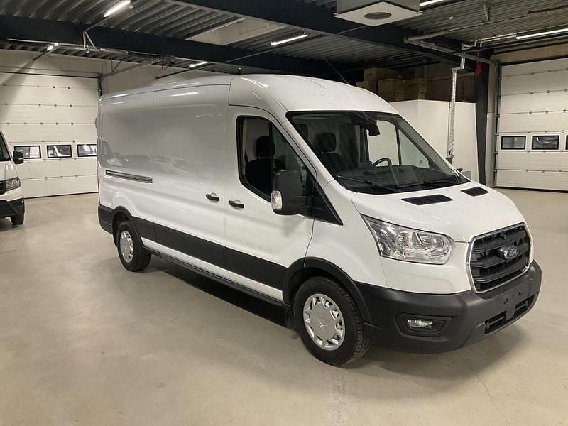 Gebraucht Ford Transit Trend 131 PS (96 kW) 2020 Weiß Van / Kleinbus
