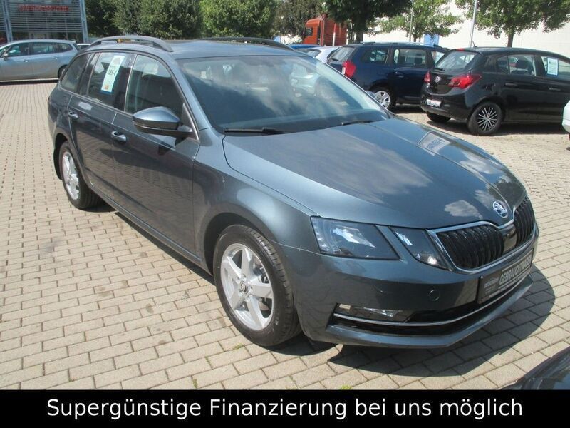 Grau Gebraucht 2020 Skoda Octavia Style Kombi | 19.750 € (Guter Preis) - Bild 1/4