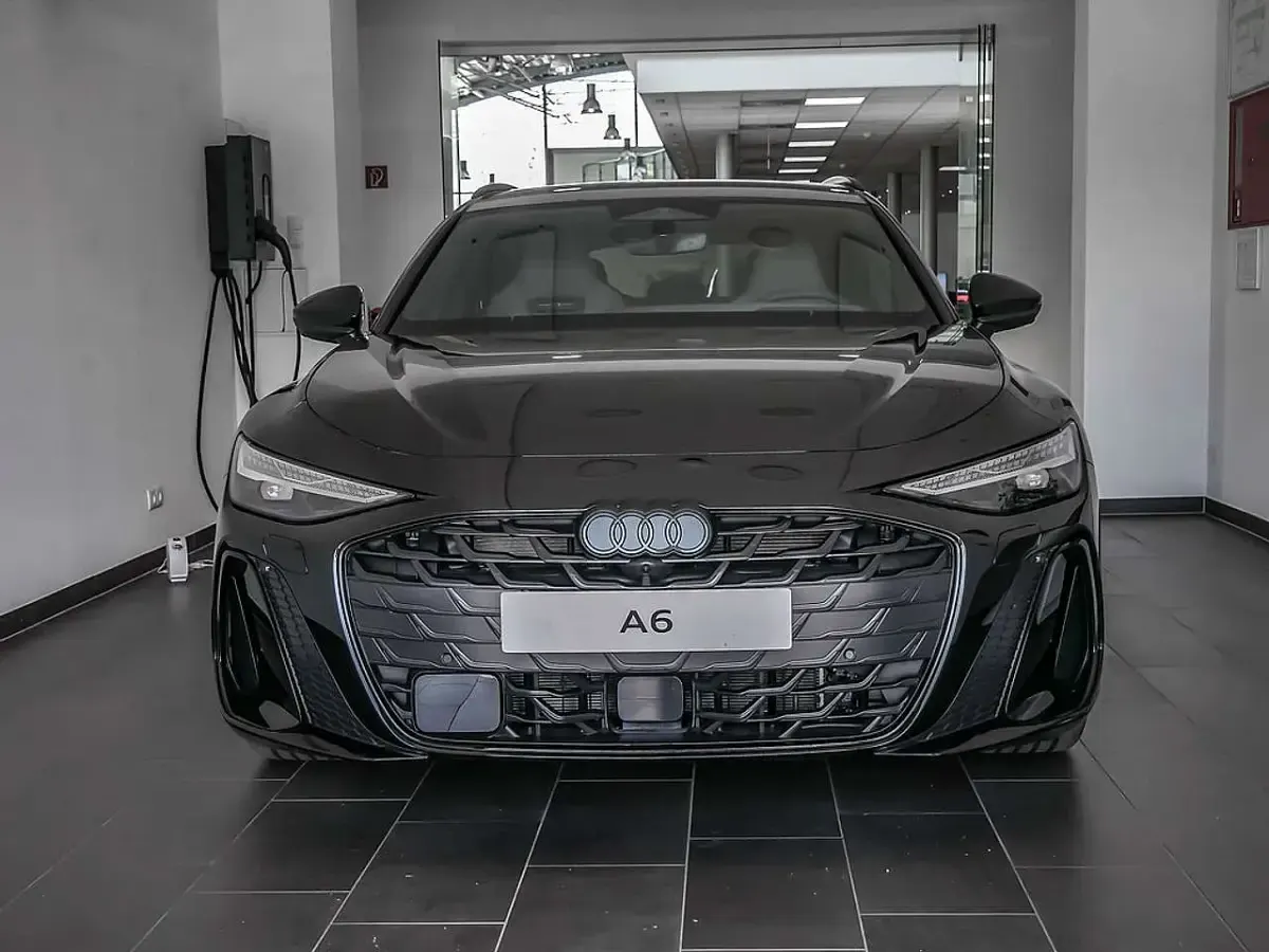 Gebraucht Audi A6 Sport 367 PS (269 kW) 2025 Mythosschwarz Kombi
