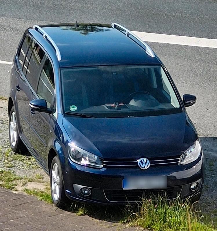 Blau Gebraucht 2014 VW Touran Van / Kleinbus | 6.000 € (Superpreis) - Bild 1/4