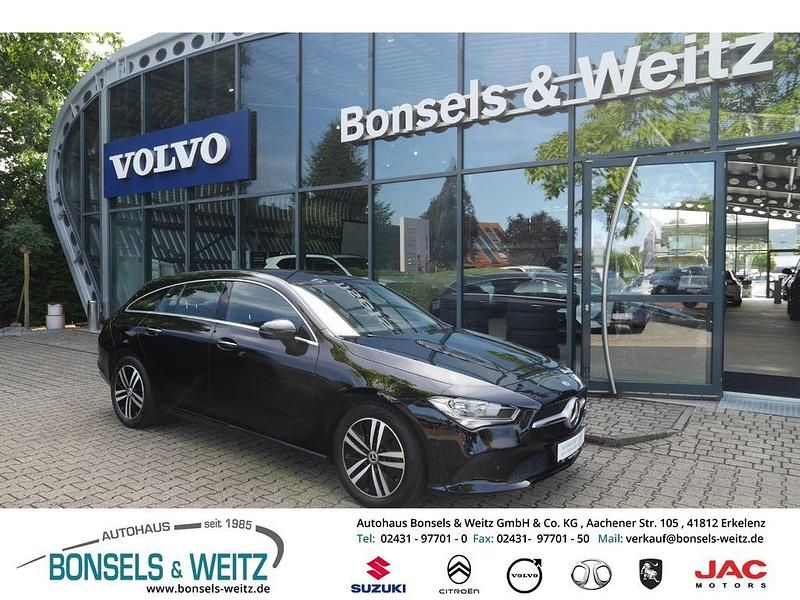 Schwarz Gebraucht 2023 Mercedes CLA200 Shooting Brake Kombi | 27.890 € (Fairer Preis) - Bild 1/4
