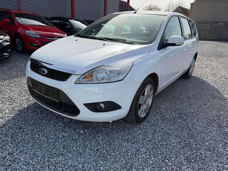 Gebraucht Ford Focus Style 109 PS (80 kW) 2010 Weiß Kombi