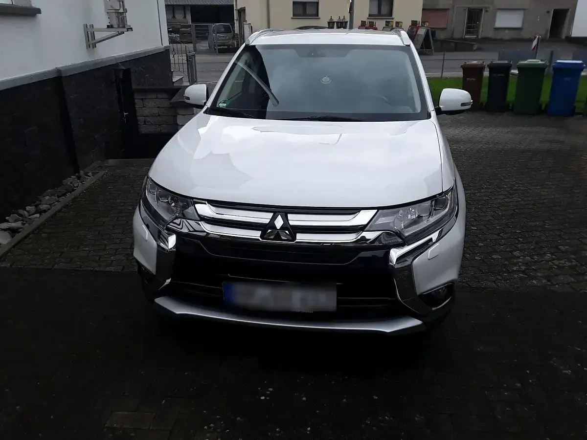 Gebraucht Mitsubishi Outlander 150 PS (110 kW) 2017 Weiß SUV