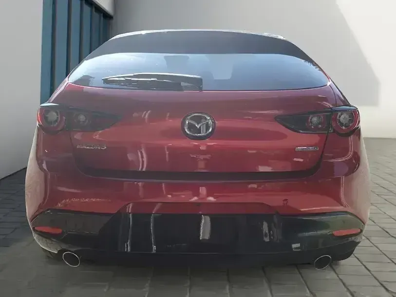 Używany Mazda 3 Exclusive 186 KM (136 kW) 2024 Czerwony Sedan/Limuzyna