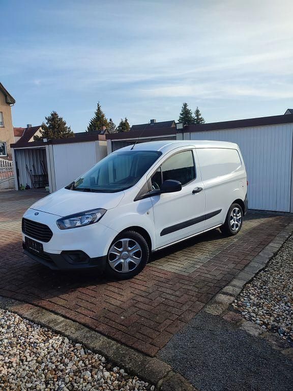 Gebraucht Ford Transit Trend 101 PS (74 kW) 2022 Weiß Limousine
