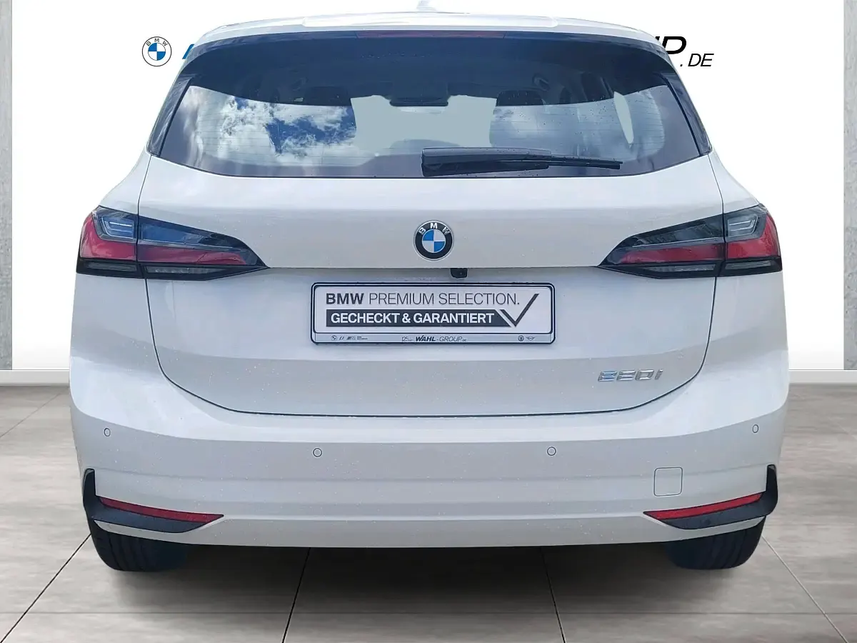 Gebraucht BMW 220 Active Tourer Performance 170 PS (125 kW) 2025 Alpinweiß uni Van / Kleinbus